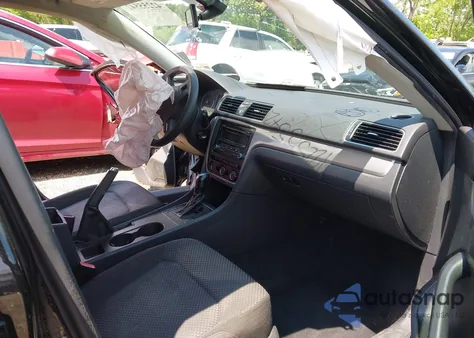 2013 Volkswagen Passat 2.5L S z USA, uszkodzony, nr VIN 1VWAP7A39DC147565